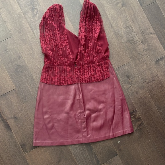 Dress - Picture 4 of 10